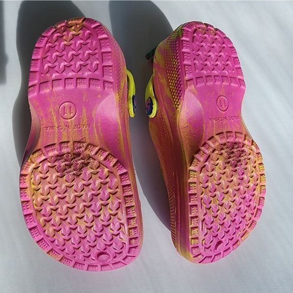LOL Surprise Crocs (NEW) - Picture 3 of 3